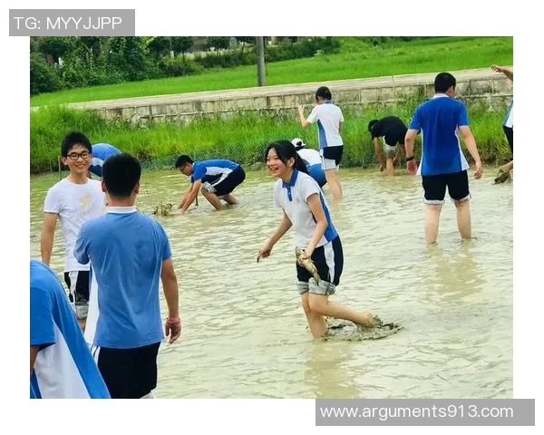 深度对话：杨静如何在足球世界中追寻梦想与成长